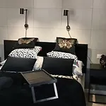 La *